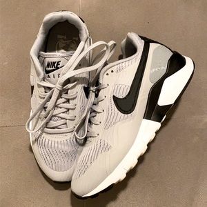 Nike Air Pegasus Wm Size 6